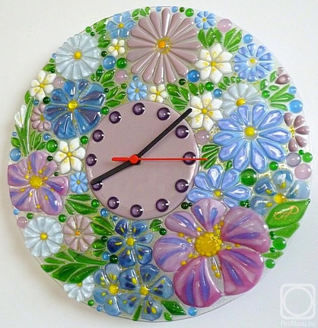 Repina Elena. Glass clock "Summer in shades of lilac" glass fusing