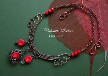 Necklace with coral beads
