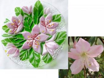A small plate "Rhododendron" fusing glass