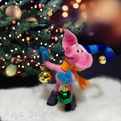 Decorate the Christmas tree. Belova Asya