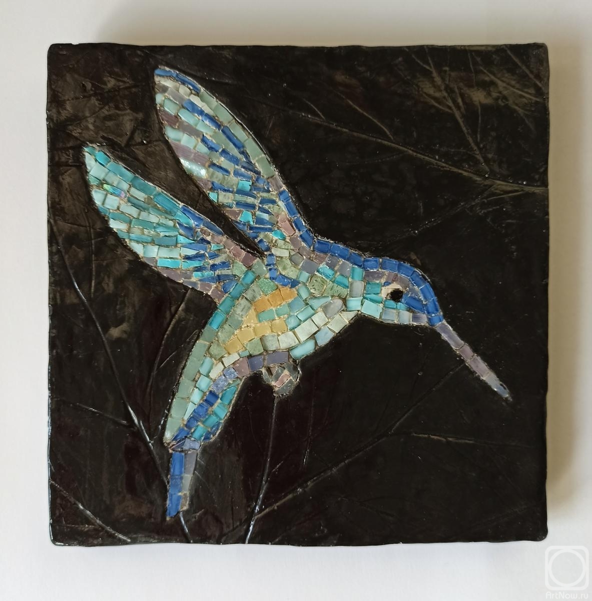 Masterkova Alyona. Decorative panel with mosaic Hummingbird