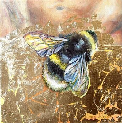 Furry bumblebee