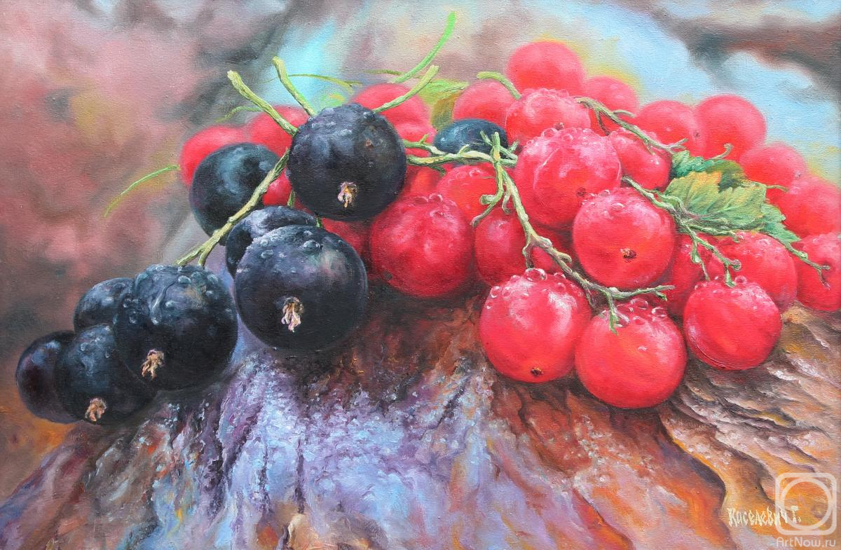 Kiselevich Gennadiy. Currant berry with dew