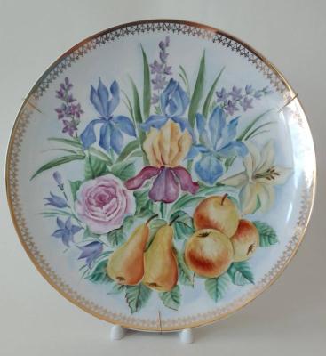 Plate "Flowers and fruits". Andreeva Marina