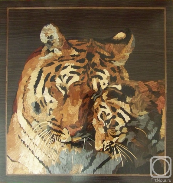 Kuznetsov Maxim. Tigress with tiger cub
