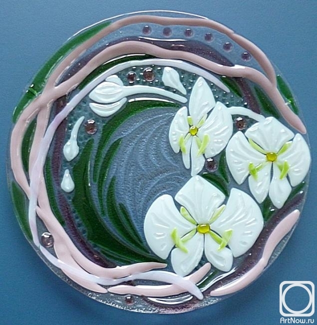 Repina Elena. Glass dish for the holiday table, "Orchid" fusing