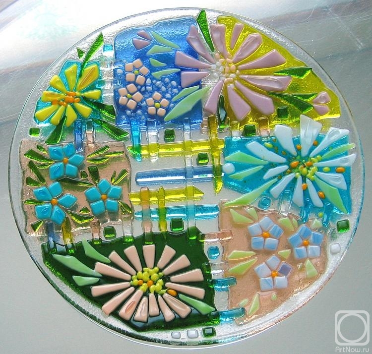 Repina Elena. Glass dish for the holiday table, "Chintz summer" fusing
