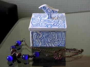 Ceramic box "Bird in the labyrinth"