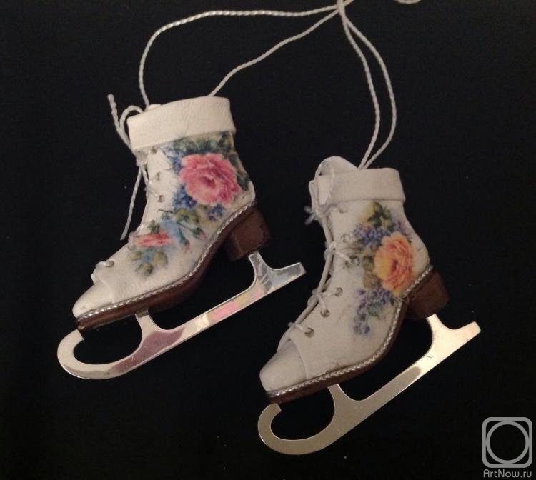 Starostina Galina. Floral rhapsody (souvenir miniature skates)