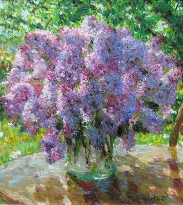 Lush lilacs in the garden. Zundalev Viktor