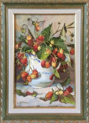 strawberries in the vase. Luzan Irina