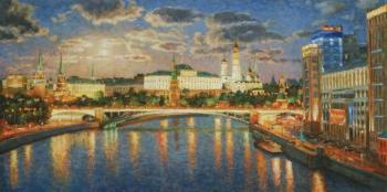 The moon hung over the Kremlin. Razzhivin Igor