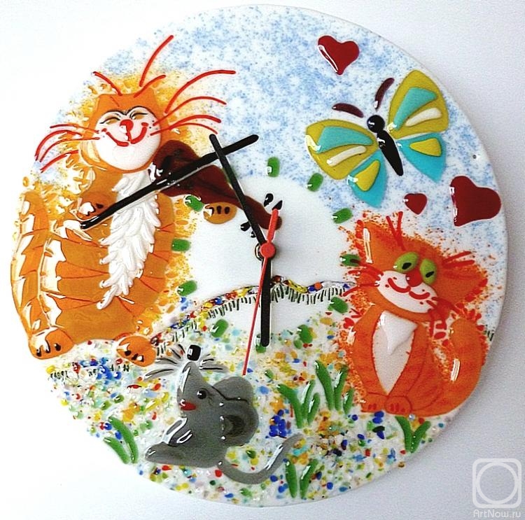 Repina Elena. Wall clock for a child's room "Music" glass fusing