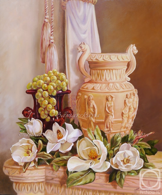 Samarskaya Helena. With a Roman vase and magnolias