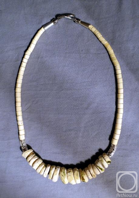 Karaceva Galina. Ash and aspen necklace