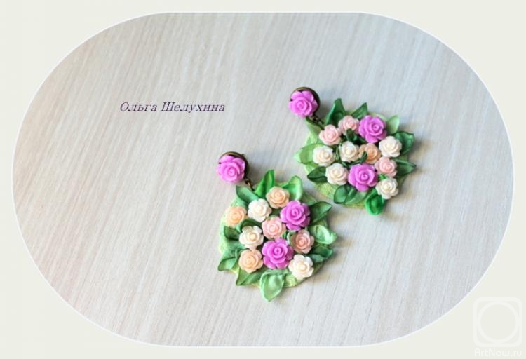 Sheluhina Olga. Earrings with roses