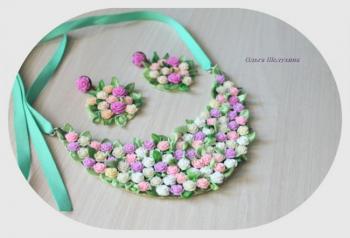 Earrings + necklaces with roses. Sheluhina Olga