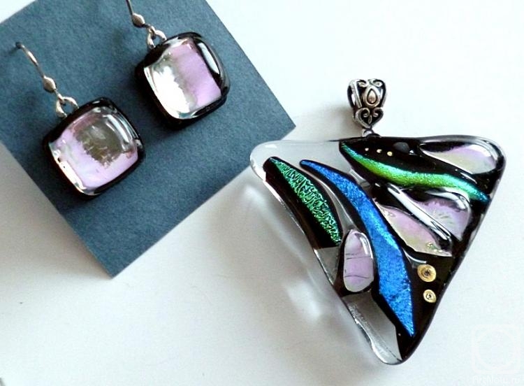 Repina Elena. Jewelry Set "Delicate Freesia" dichroic glass fusing