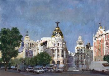 View in Madrid at the Metropolis building from the street of Alcala