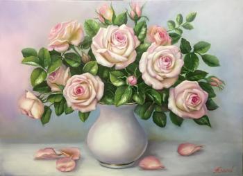 Delicate roses (A Beautiful Glass Vase). Kogay Zhanna