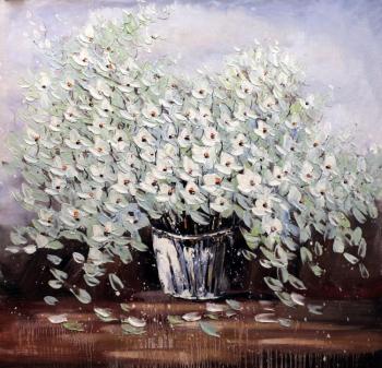 White flowers in a white vase. Vevers Christina