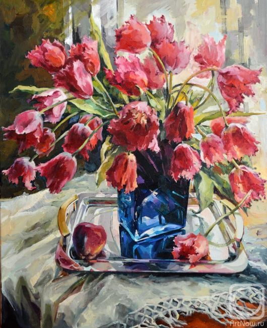 Yarkovaya Tatyana. Tulips in a blue vase