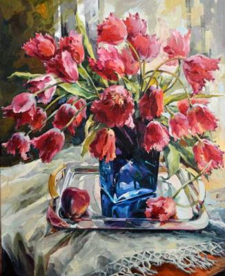 Tulips in a blue vase. Yarkovaya Tatyana