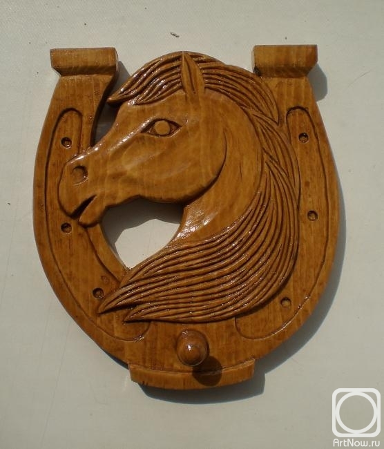 Petin Mihail. Wooden Horseshoe Key