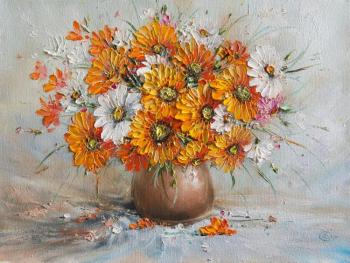 Sunny bouquet in a vase