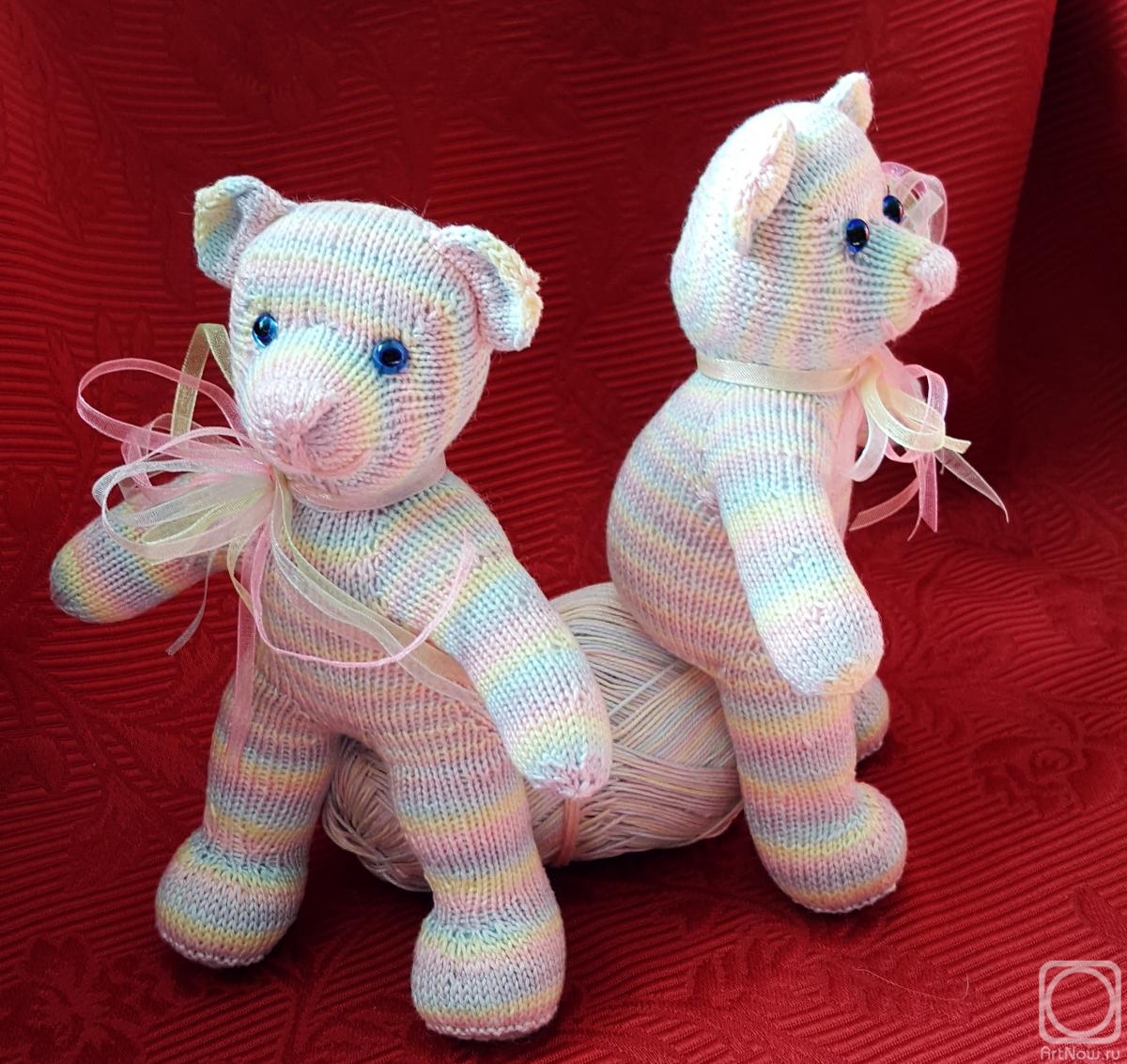 Repnikova Svetlana. Mini Turnip Bears are iridescent. Two from the casket are the same from the face!