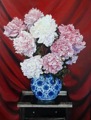A bouquet of peonies in the Chinese vase