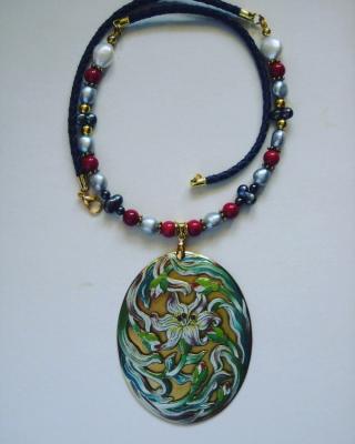 Pendant necklace lily (Lacquer Miniature). August Sergei