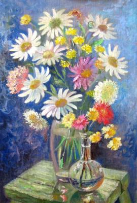 Joy of life. Bouquet with white daisies