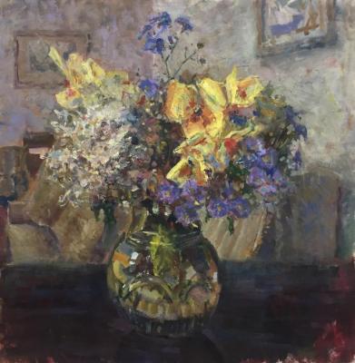 Bouquet in a round transparent vase. Zhmurko Anton