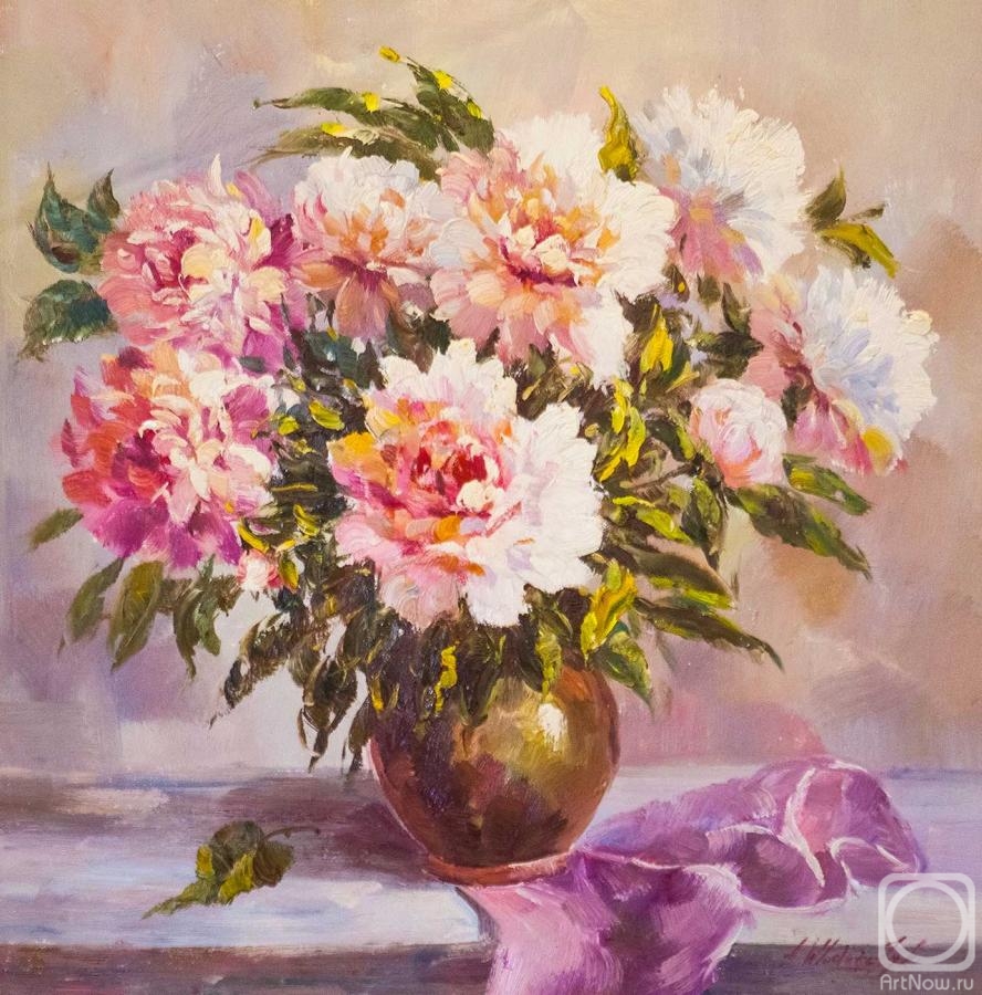 Vlodarchik Andjei. A luxurious bouquet of peonies in a clay vase