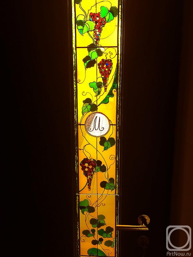 Amelkova Ninel. Stained glass on front door "Grapes"