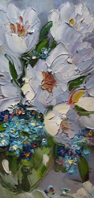 White tulips and forget-me-nots. Schubert Albina