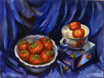 Strawberries with cream. Ripa Elena
