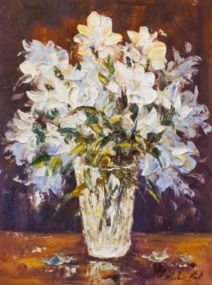 Bouquet of garden lilies on the table