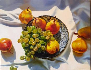 Sun pears and grapes. Bessonova Anna