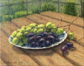 Still life with grapes (Gift For A Colleague). Latysheva Maria