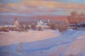 Suzdal. Winter evening in Ilyinsky meadow