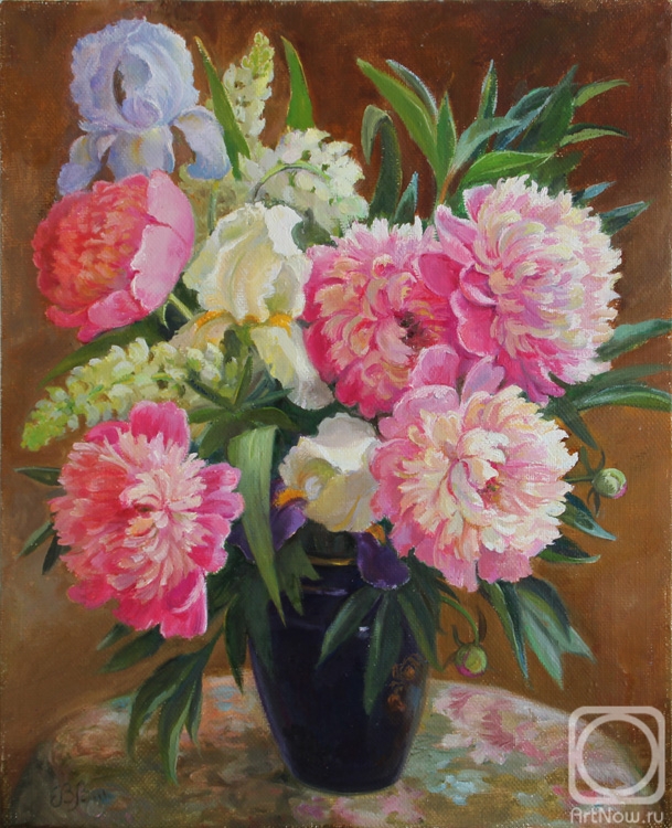 Shumakova Elena. Peonies and irises in a vase