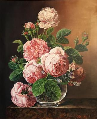 Roses in a glass vase. Kurilovich Liudmila