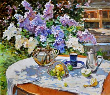 Lilac in the country. Tyutrin Peter