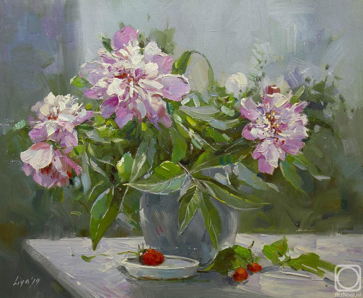 Gomes Liya. A bouquet of garden peonies in a vase