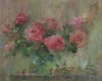 Roses in a vase on the table. Chibisova Nataliya