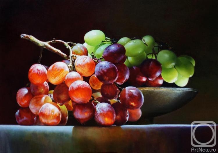 Grechina Anna. Grapes and light