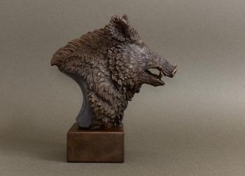  (Boar Sculpture).  