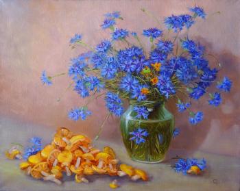 Cornflowers and chanterelles. Razumova Svetlana